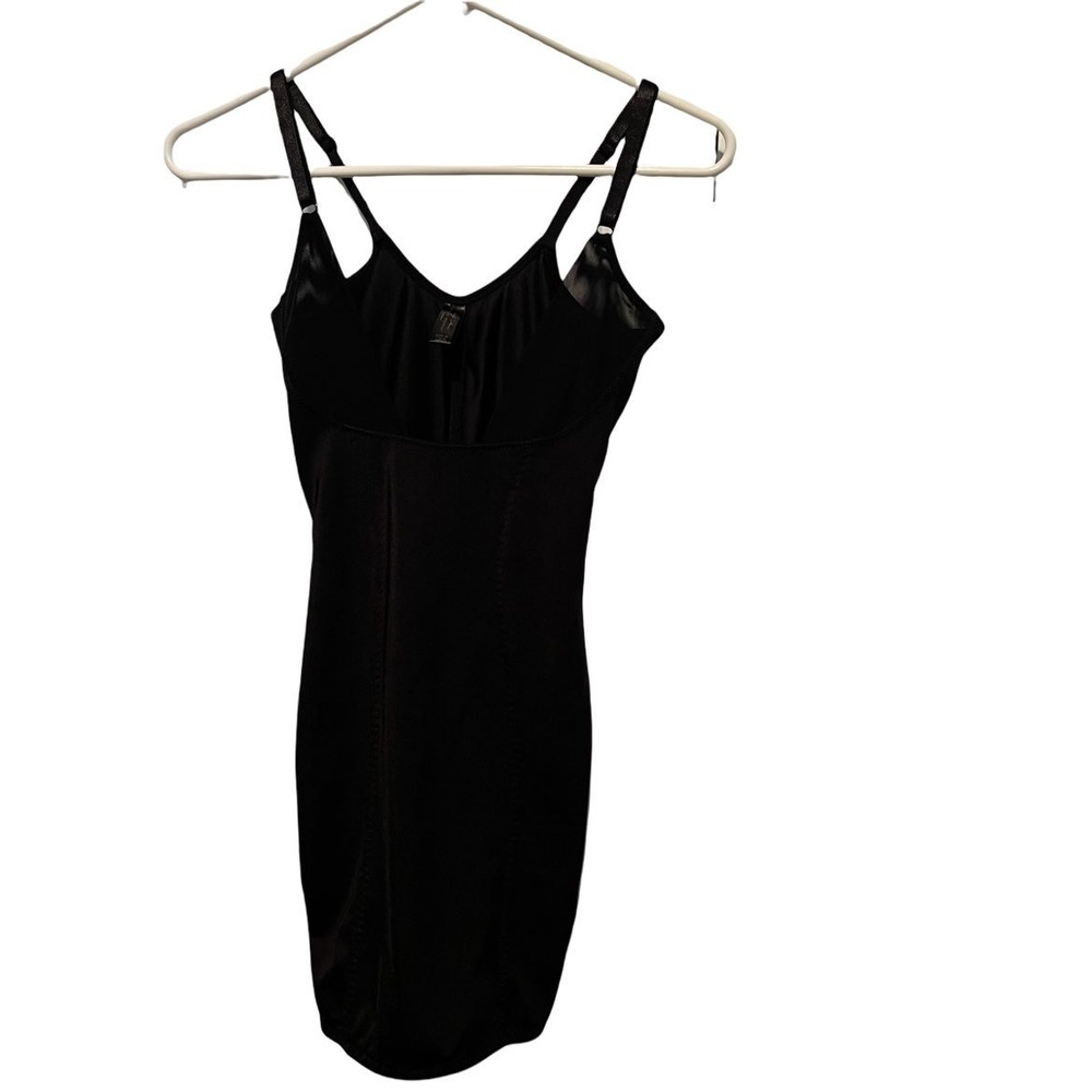 Marilyn Monroe Intimates slip size medium. Preowned‎ in excellent condition.
